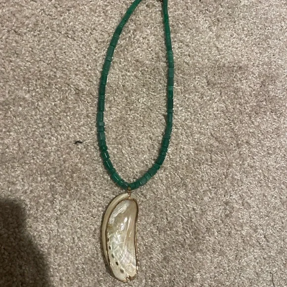 Green Beaded Necklace with Shell Pendant - Picture 1 of 6